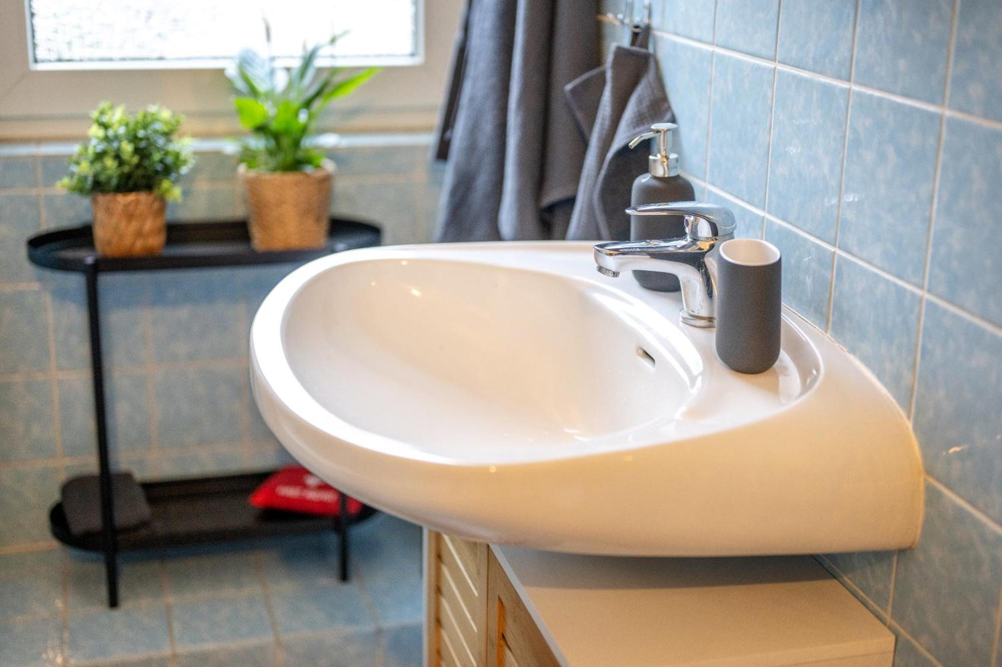 Suedstadt-Oase 1 Komfort Mit 2 Sz Und Balkon Koblenz  Kültér fotó